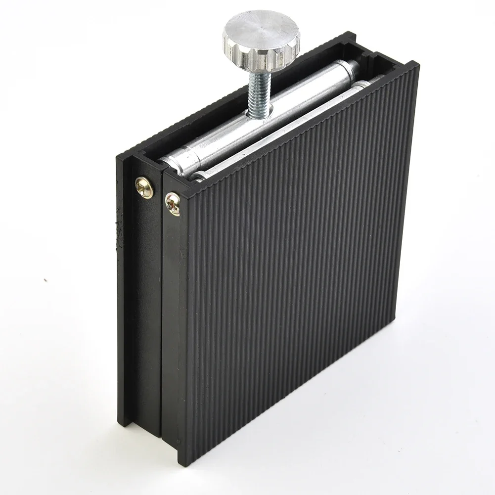 

Подъемный стол для фрезерного станка для деревообработки с алюминиевой рамой, регулируемой высотой и устойчивой подставкой, совместимый с уровнем по пузырьковому прибору.