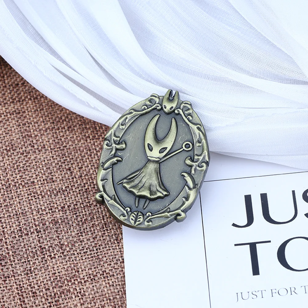 Przypinka emaliowana Hollow Knight, retro metalowa odznaka kolekcjonerska, zabawna ozdoba do plecaka, broszki, prezent