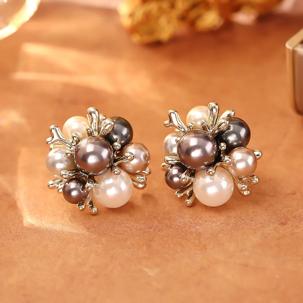 

Fashionable and exquisite multi-color pearl flower earrings, high-end versatile earrings, high-quality glass bead earrings