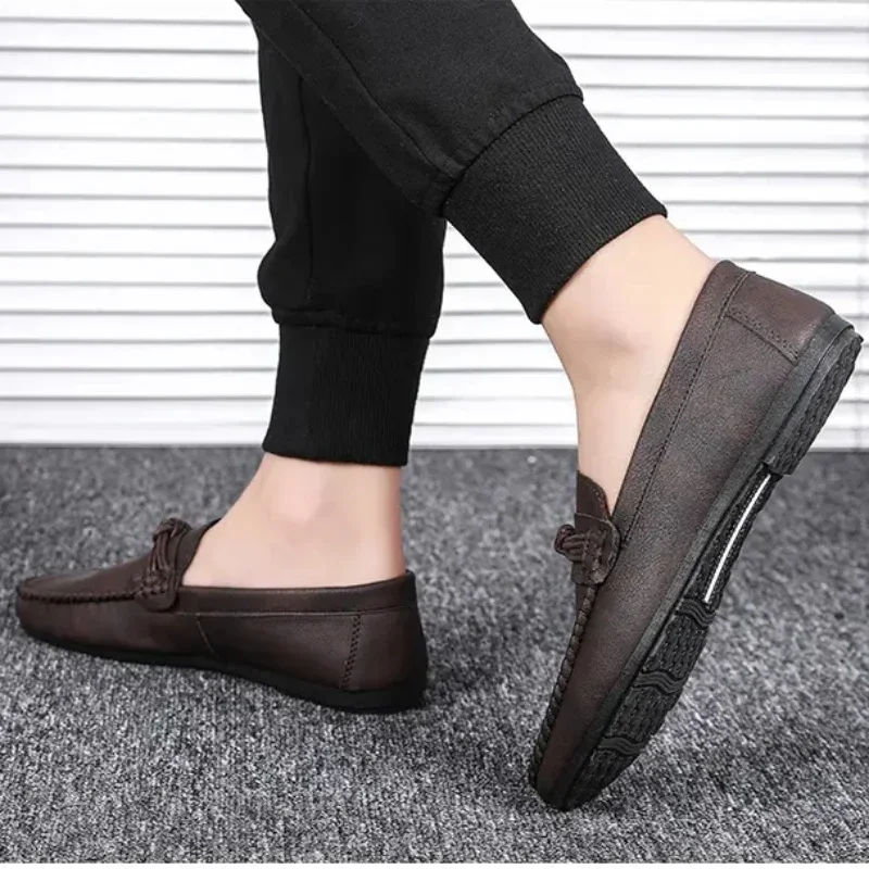 Men Casual Shoes 2024New Men\'s Loafers Comfortable Flat Casual Shoes Men Breathable Moccasins Slip-On Soft Leather Driving Shoes