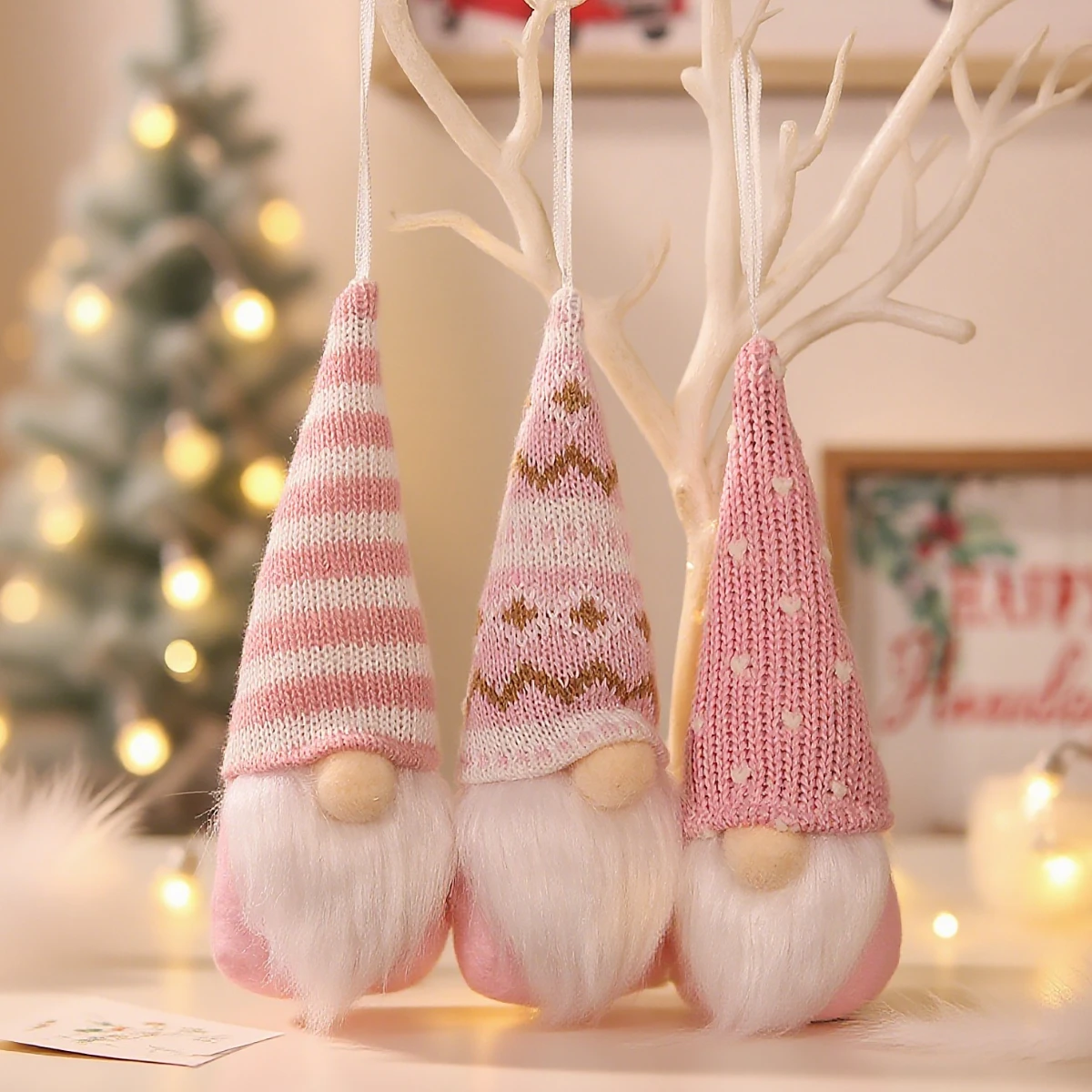 クリスマスフェイスレスピンクノームサンタオーナメント3個セッ - Home Bargains のレビューと価格