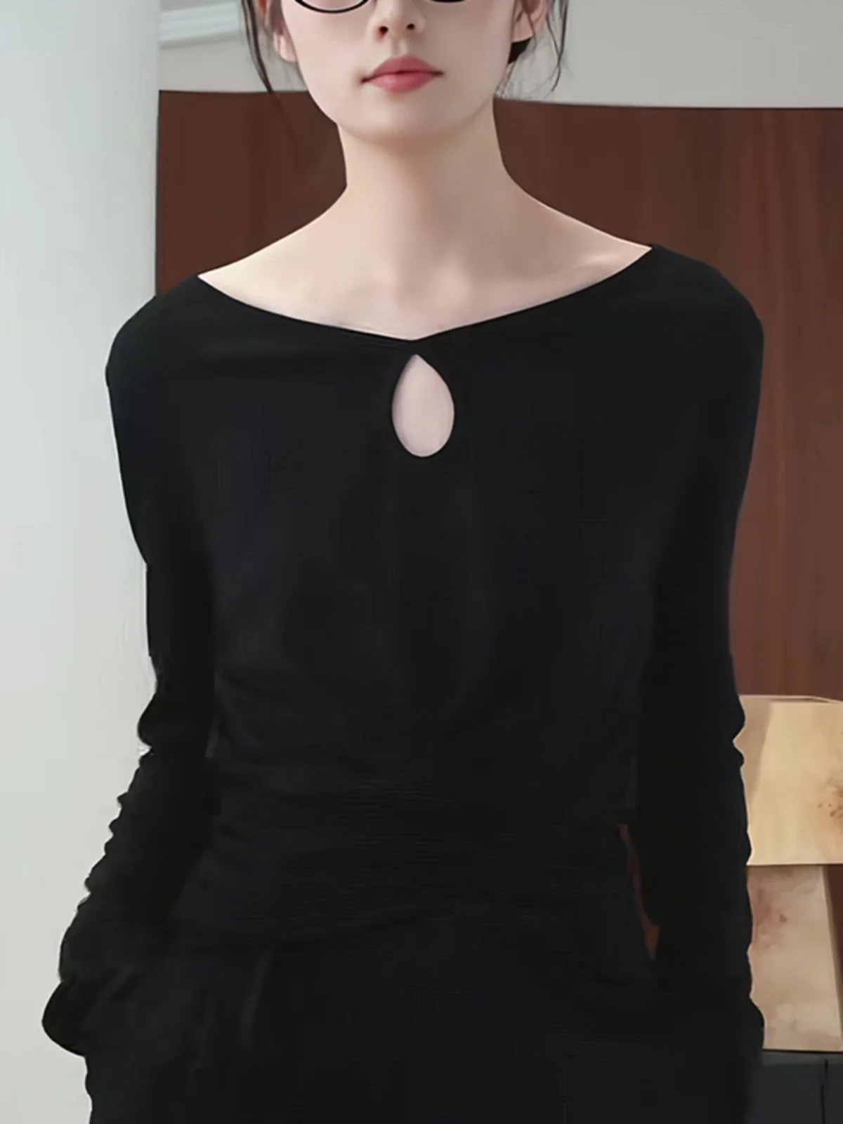 

Elegant Black Long Sleeve Women's T-shirt Trendy Slimming Design Korean Style Commute Fashion plus Size Inner Wear Spring