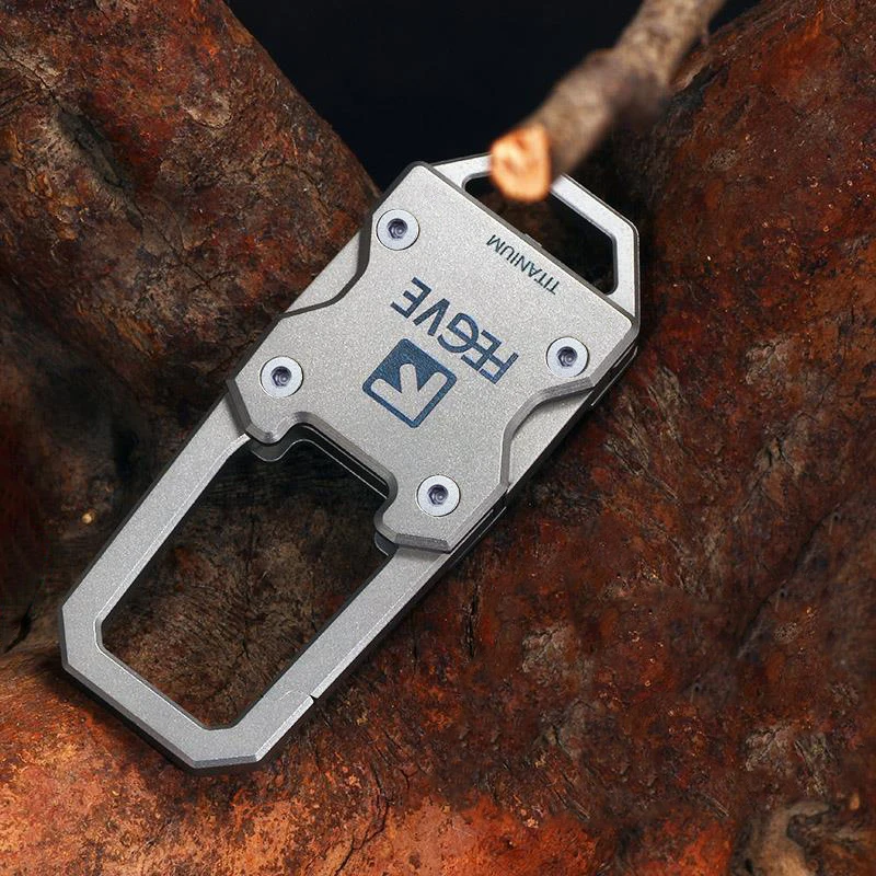 

High End Titanium Key Chain Men Multifunction Waist Hanging CAr Keychain Creative EDC Key Ring Holder Upscal Gift For Men