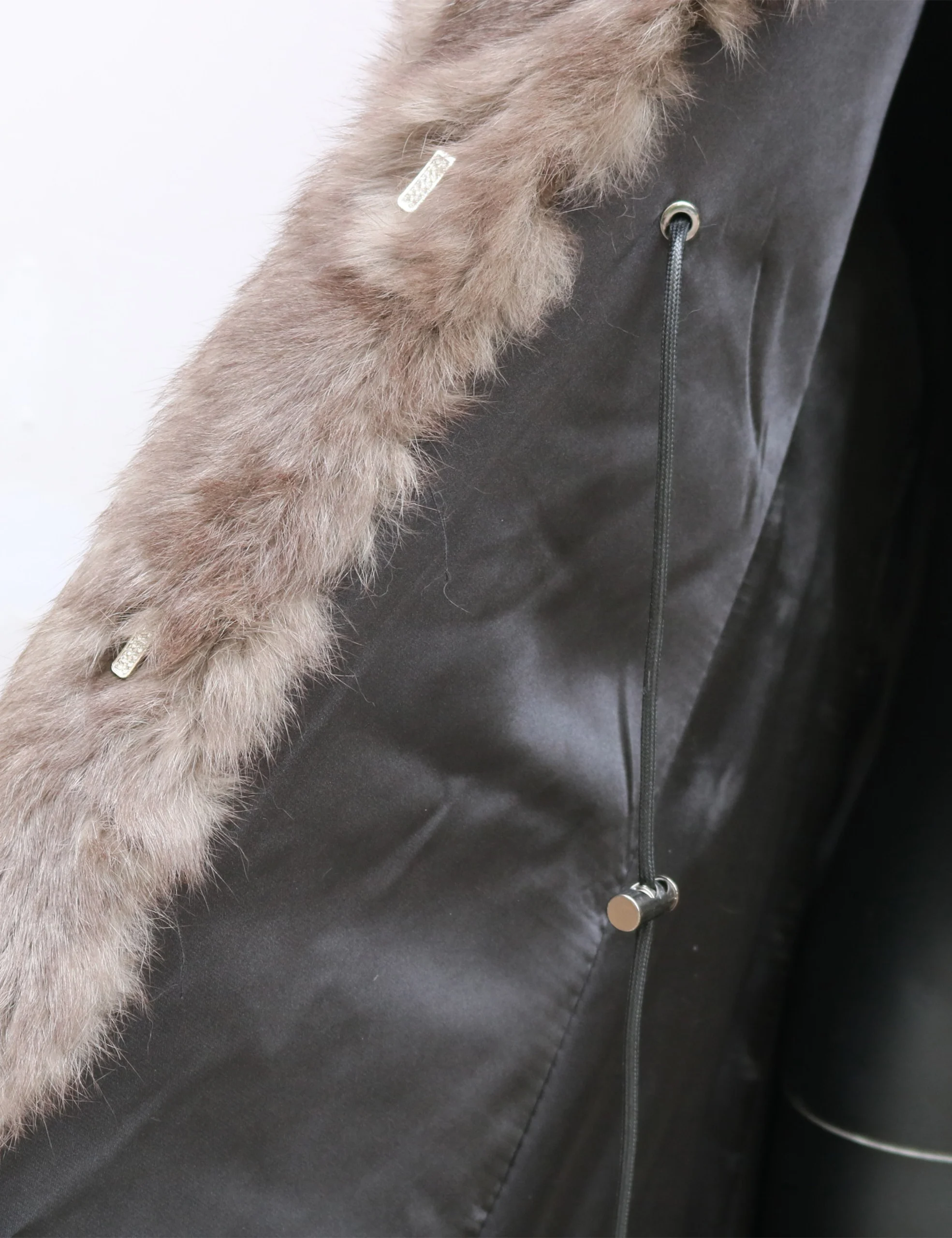 ผู้หญิงของแท้ธรรมชาติขนสัตว์กระต่ายจริงเสื้อแจ็คเก็ตแฟชั่นสุภาพสตรี Outwear กับเข็มขัดที่กําหนดเองใดๆขนาด