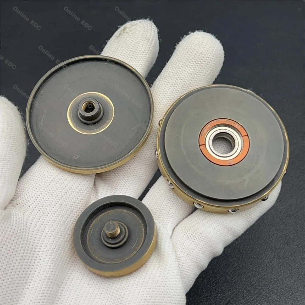 Used EDC Toys LAUTIE EDC BIG Dealer Coin 2099 Series Poker Fidget Spinner Fingertip Gyro Antistress Fidget Toys