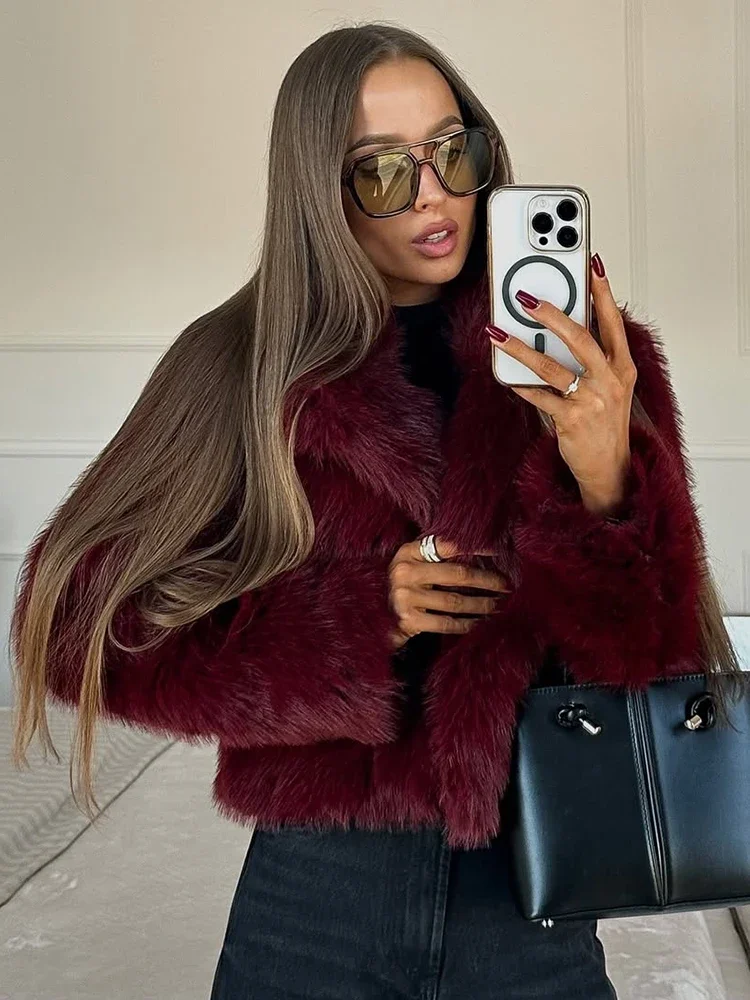 2025 Cappotto in pelliccia sintetica rosso vino Moda donna Risvolto Manica lunga Monopetto Giacche corte Autunno Inverno Lady Street Outwear