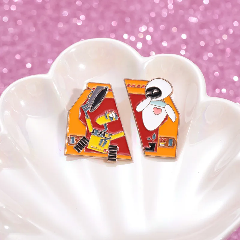 ホットウォーリー漫画楽しいロボット型の金属ブローチシリーズ、風変わりで面白い合金バッジ、男の子と女の子への誕生日プレゼント