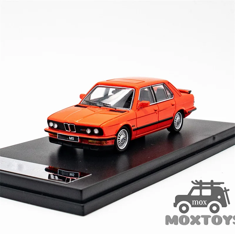 KING MODEL 1:64 M5E28 Diecast Model Car