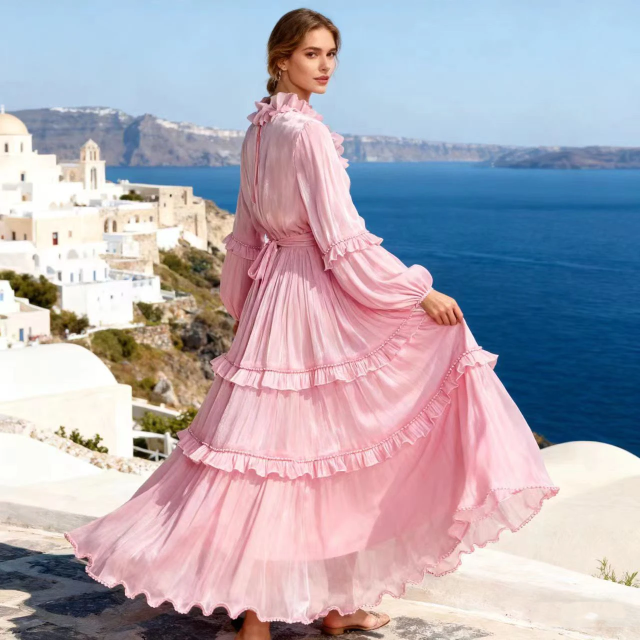 

Ретро-платье макси с жемчужной отделкой, многослойным воротником-лепестком и кружевным подолом. Новинка весенне-летнего сезона. Женская мода.