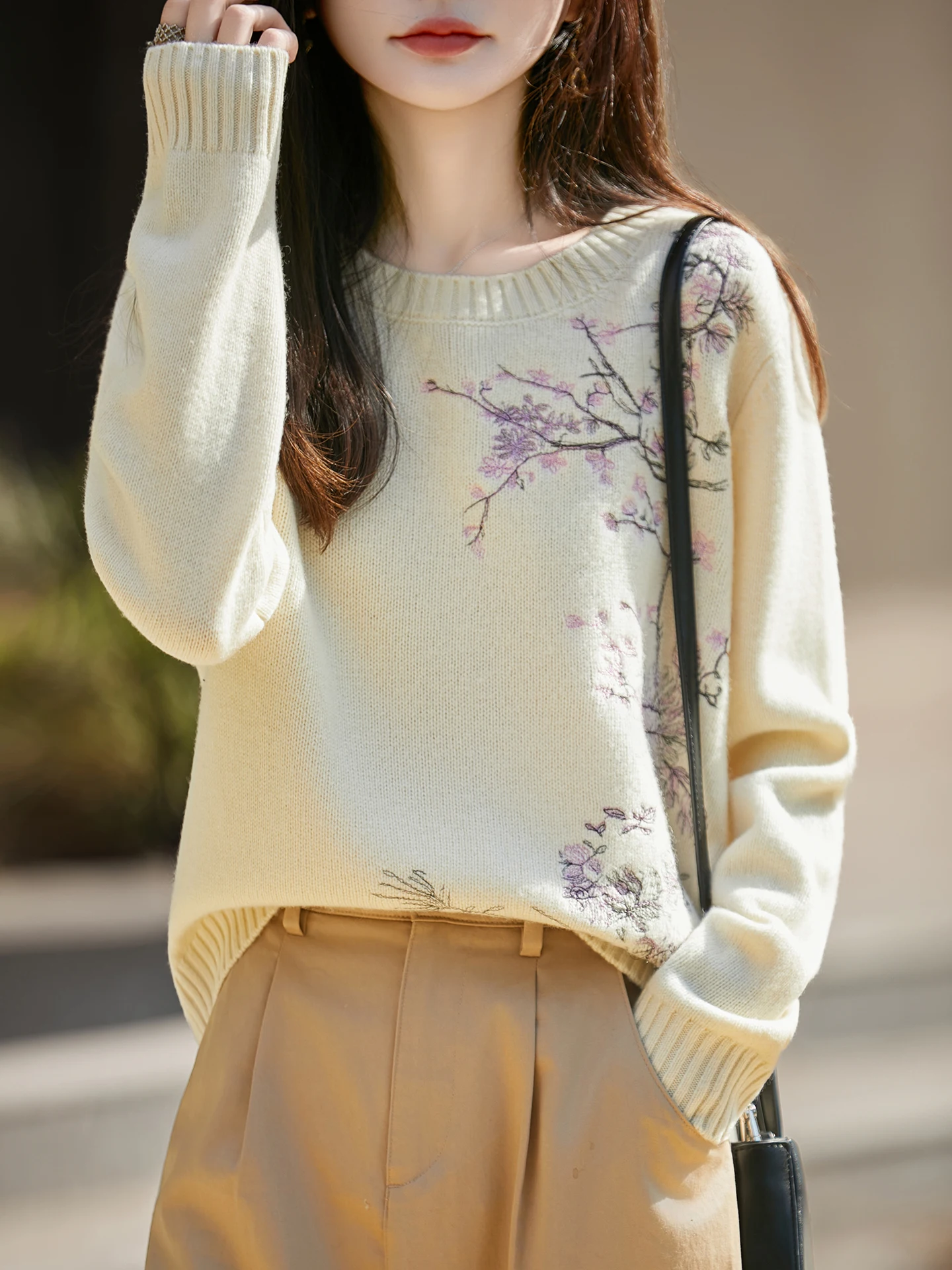 Autumn Winter Thickened Women's Crew Neck Plum Blossom Branch Embroidery Chinese Style 100% Merino Wool Warm Soft Pullover Tops