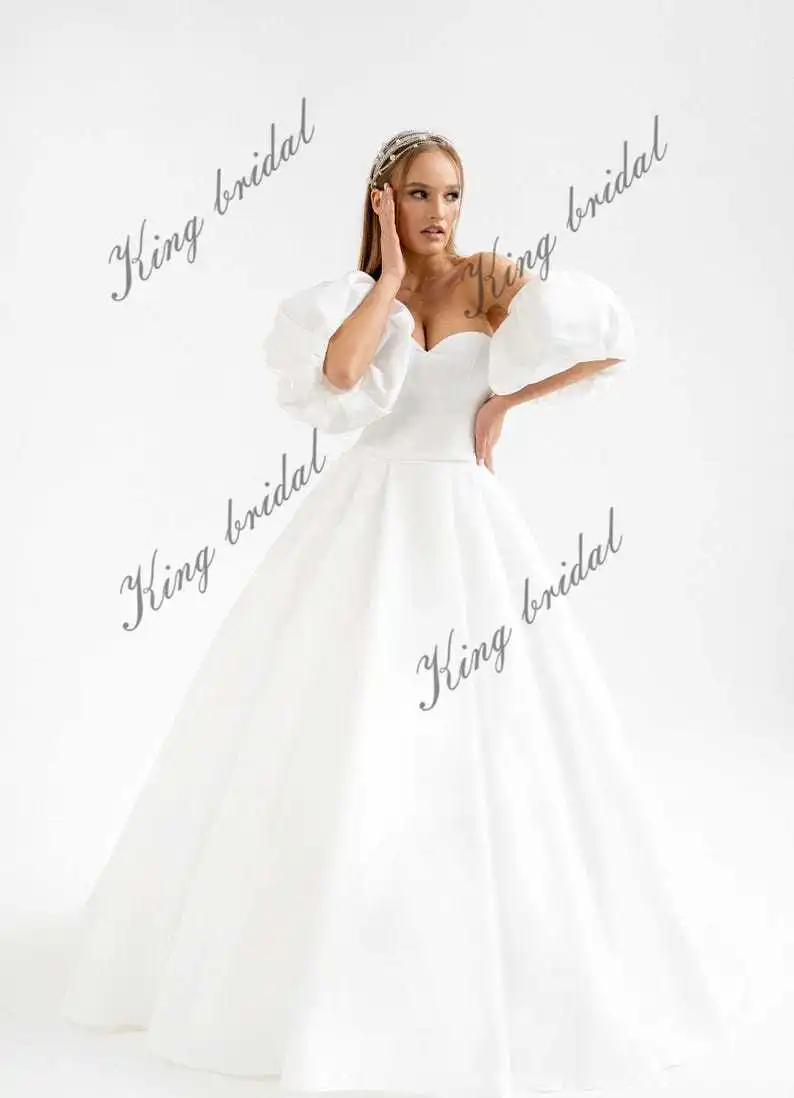 Abito da sposa in raso scintillante Abito da ballo personalizzato Abiti da sposa con spalle scoperte Corsetto Abito da sposa Gonna a palloncino Abito da sposa