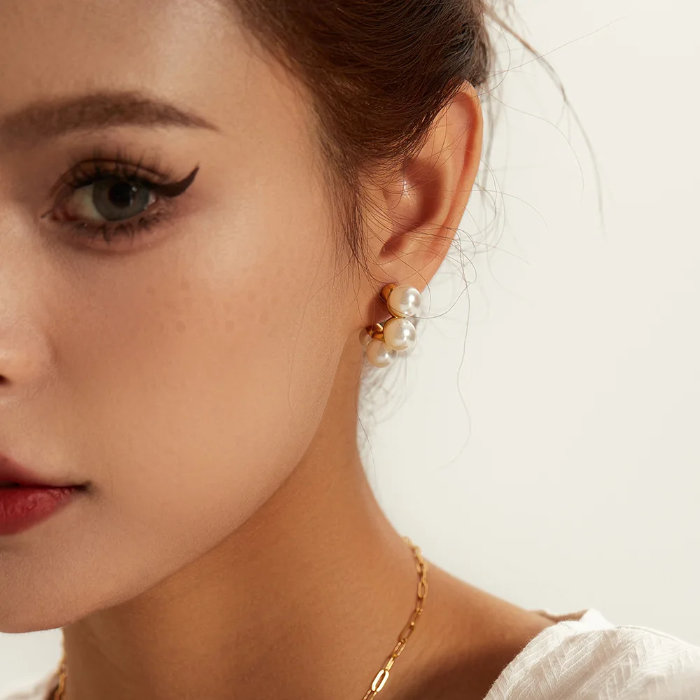 Stainless Steel PVD 18K Gold Plated Tarnish Faux Pearl CC Hoop Earrings For Woman Jewelry Wholesale 2023 Trendy
