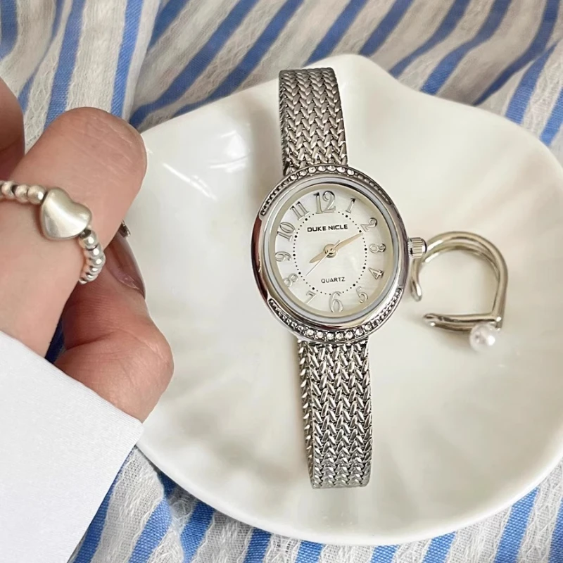 2025 waterproof quartz watch birthday gift retro light luxury classic trend women's watch elegant and simple