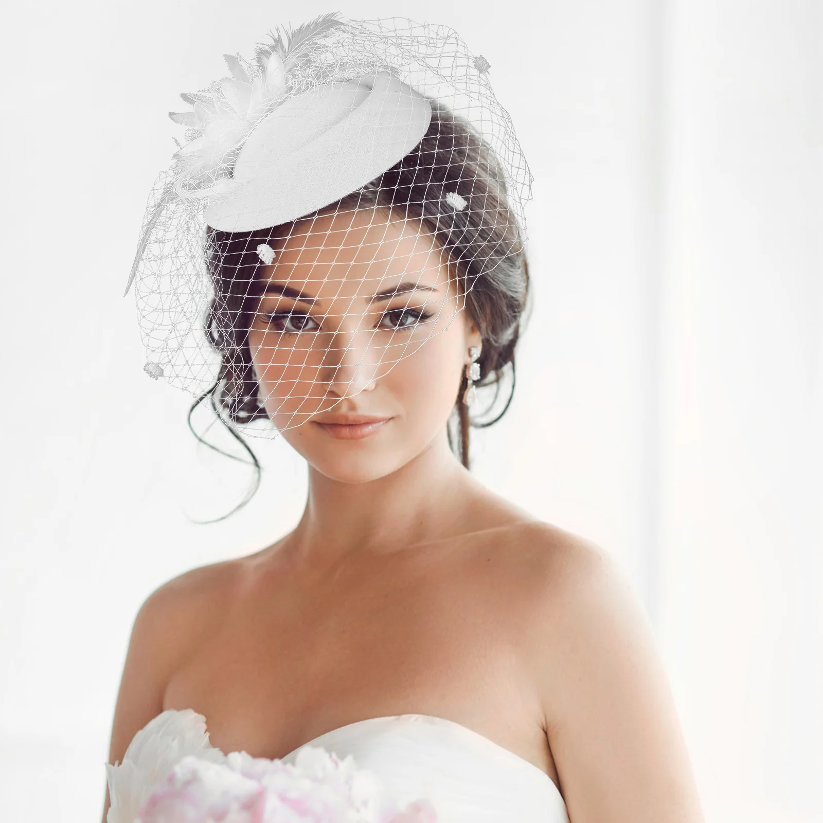 

1 шт., шляпа-волшебница с цветком, сетчатая вуаль, винтажный головной убор 20-х годов, свадебная вечеринка, коктейльная шляпа-таблетка 20 s