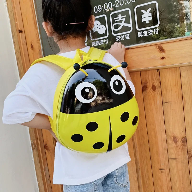 

2024 New Eggshell Children's Bag Foreign Style Ladybug Pattern Kindergarten Boys and Girls Students Class Backpack Schoolbag