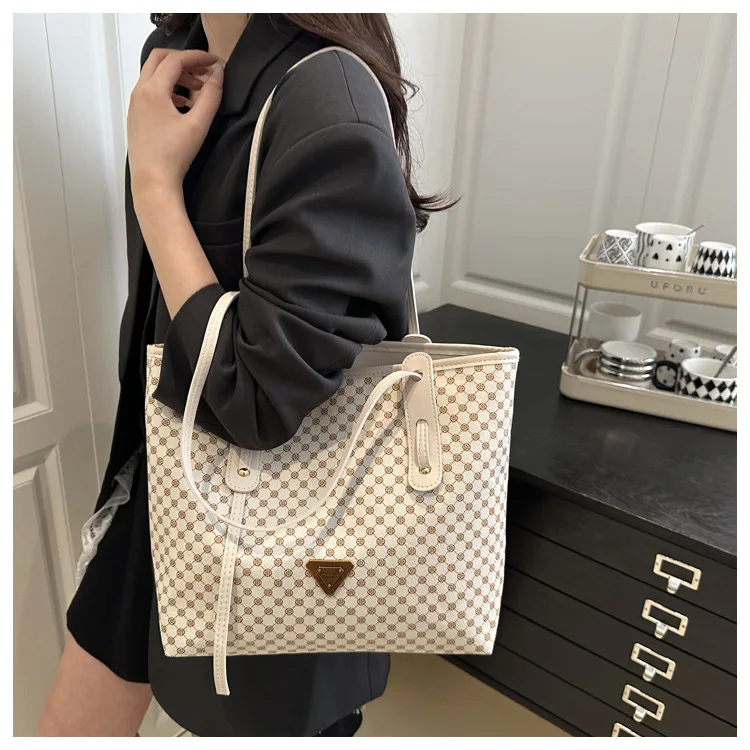 

New Arrival 2025 - Women's Minimalist Armpit Tote, Aesthetically Pleasing and Fashionable, Large-Capacity Shoulder Bag