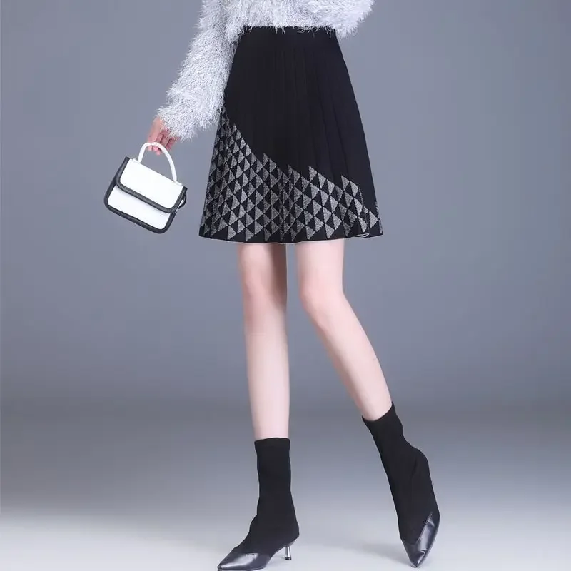 

Корейская мода, осенняя новая женская эластичная клетчатая юбка с высокой талией, простая темпераментная повседневная тонкая трикотажная плиссированная юбка трапециевидной формы