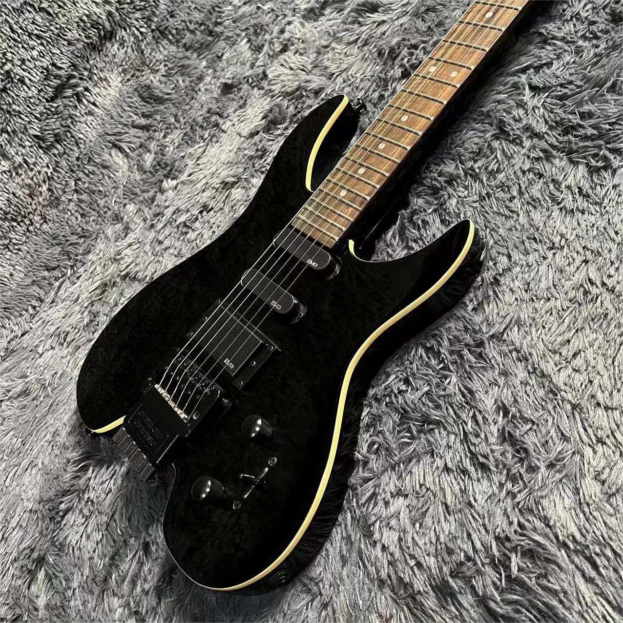 Headless Electric Guitar, Black Color, Mahogany Body, Rosewood Fingerboard, Floyd Rose Tremolo Bridge, High Quality