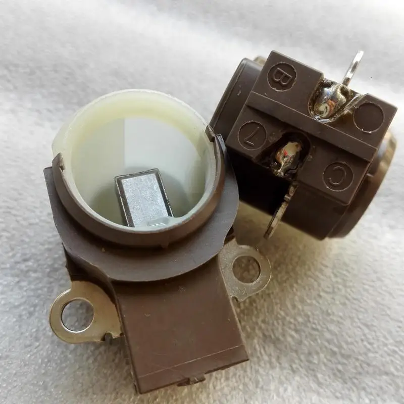 لكامري كراون لكزس RX350 ، RX330 RC350 IS250 GS350 GS300 التيار المتناوب المولد حامل فرشاة الكربون ومجموعة فرشاة الكربون