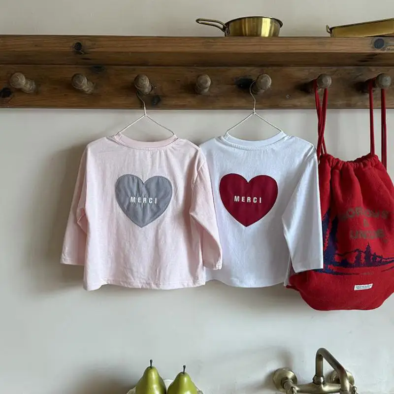 

2025 Autumn New Children Long Sleeve T Shirts Cotton Girls Heart Tee Letter Print Bottoming Shirt Baby Casual Tops Kids Clothes
