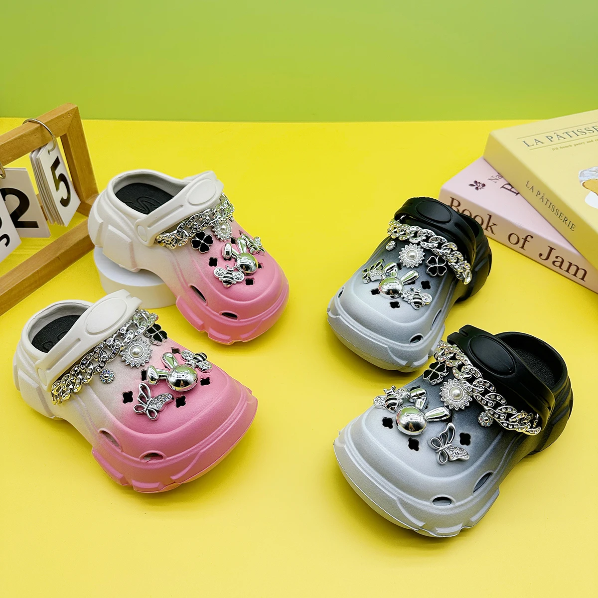 Cute and Versatile Parent-Child Slippers for Boys and Girls, New Cartoon Silver Chain Rabbit Head Clogs, Soft-Soled Non-Slip Closed-Toe Sandals 606