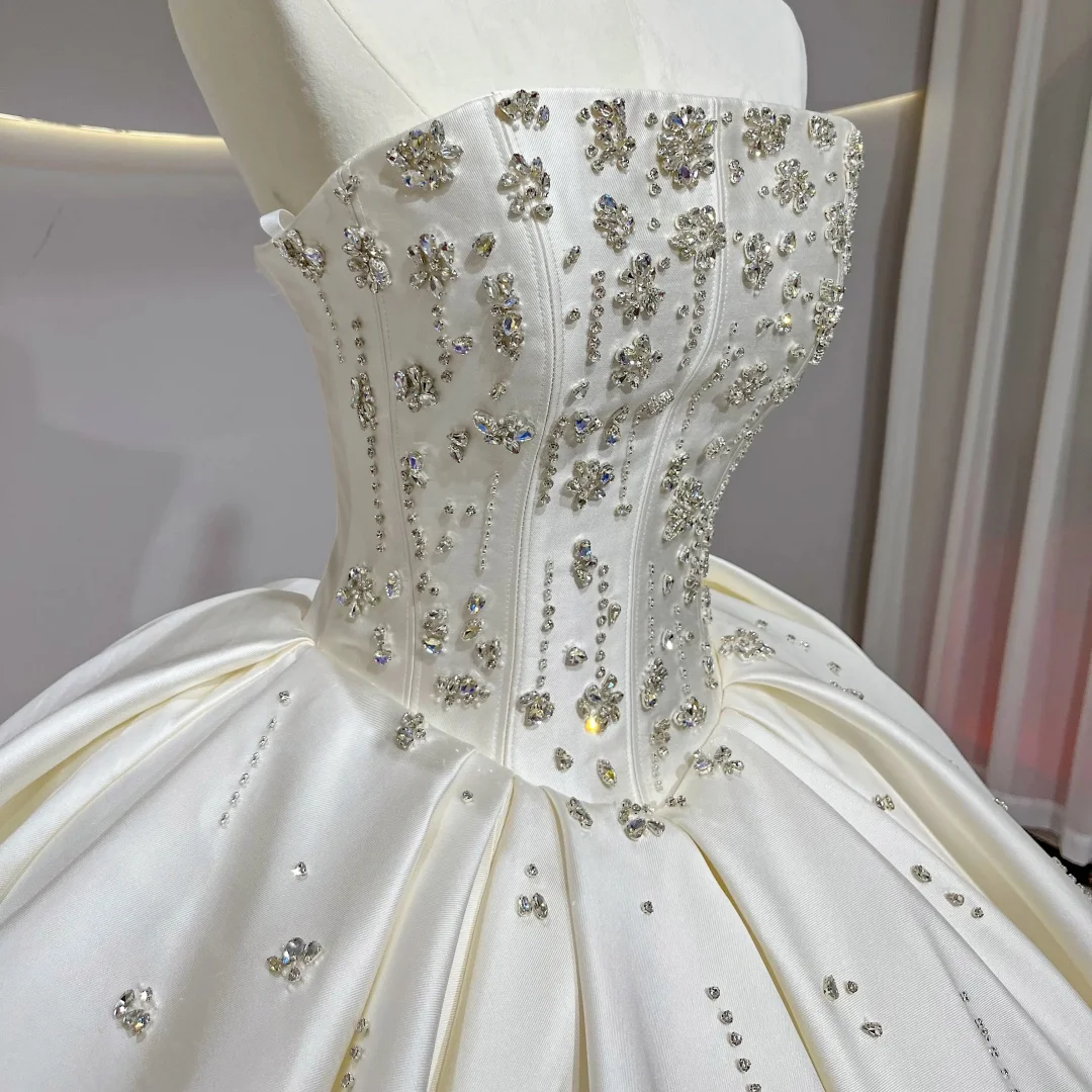 ชุดแต่งงานบอลกาวน์ผ้าซาตินสุดหรู แบบไร้สาย ประดับลูกปัด สไตล์เจ้าหญิง  สามารถสั่งตัดได้  ชุดเจ้าสาวแบบผูกเชือกด้านหลัง