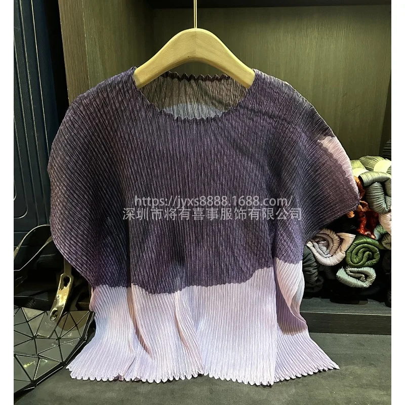 

Miyake Pleated T-shirt 2025 Versatile Color Collision Round Neck T-shirt Fall Casual Loose Plus Size Pleat Short-sleeved Tops