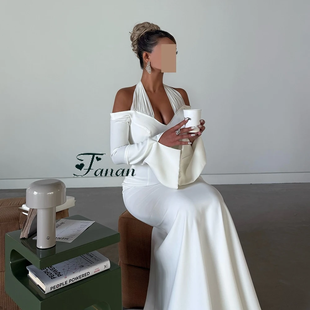 맞춤형 홀터 베이지 새틴 이브닝 드레스 긴 소매 스윕 트레인 백리스 파티 드레스 머메이드 플로어 길이 프롬 가운