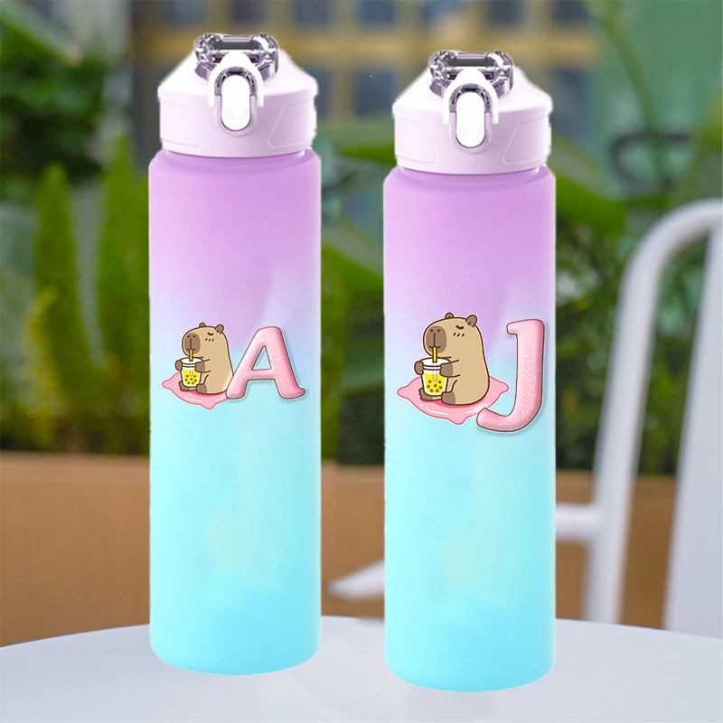 

750 мл капибара чашки для воды аниме печатные буквы A-Z фигурки животных портативная уличная бутылка для питья большая с соломенной бутылкой подарок