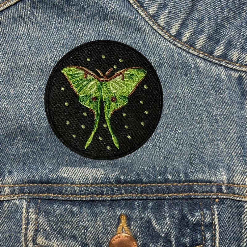

1 шт., зеленый мотыль в ночное время, вышитая нашивка, железная нашивка с милым животным, волшебный значок природы, сделай сам, подарок для одежды, кепка, сумка, куртка, шляпа дальнобойщика