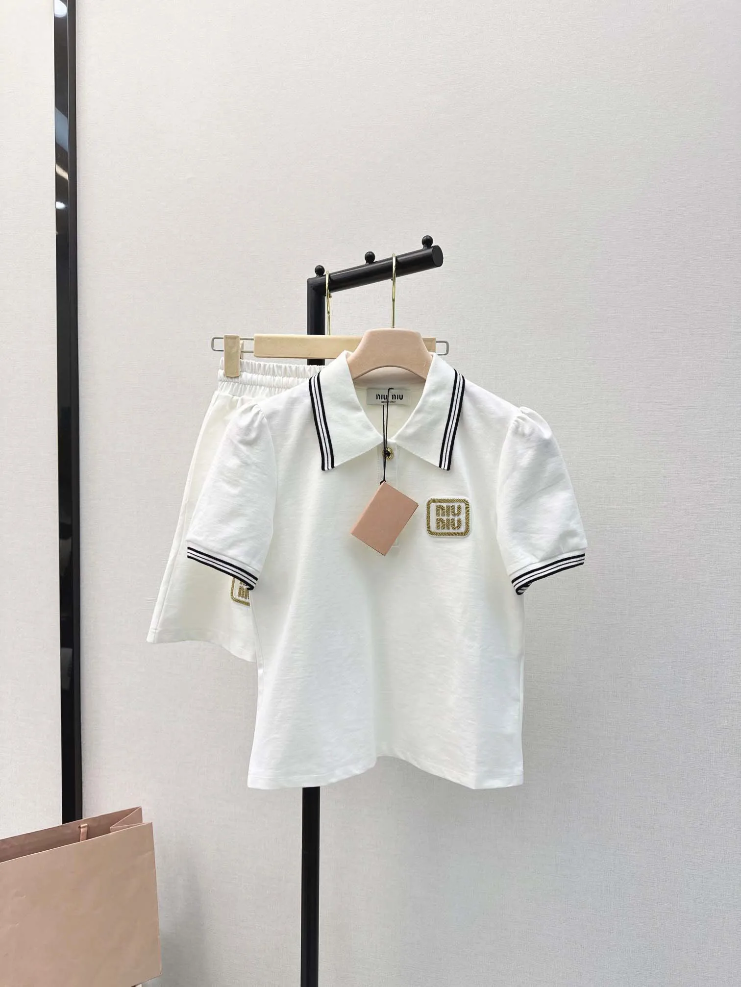 

Высококачественная Новая Искусственная верхняя часть + юбка трапециевидной формы с эластичным поясом, ретро и модный спортивный стиль, комплект для уменьшения возраста