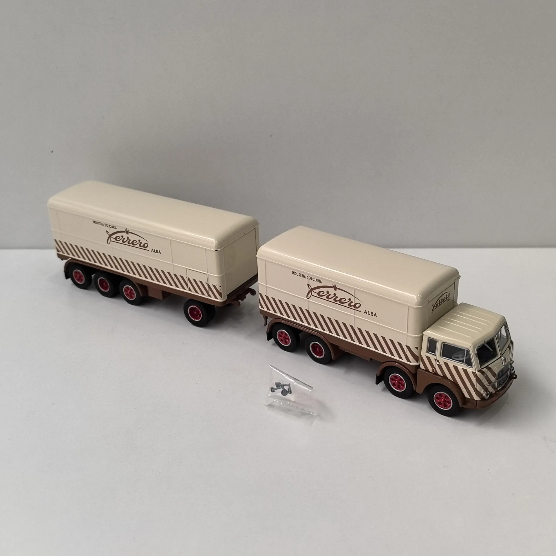 Diecast BREKINA 1/87 Scale HO FIAT 690 Millepiedi Fiat Transport Car Model Plastic Material Car Model Collectible Toy Gift