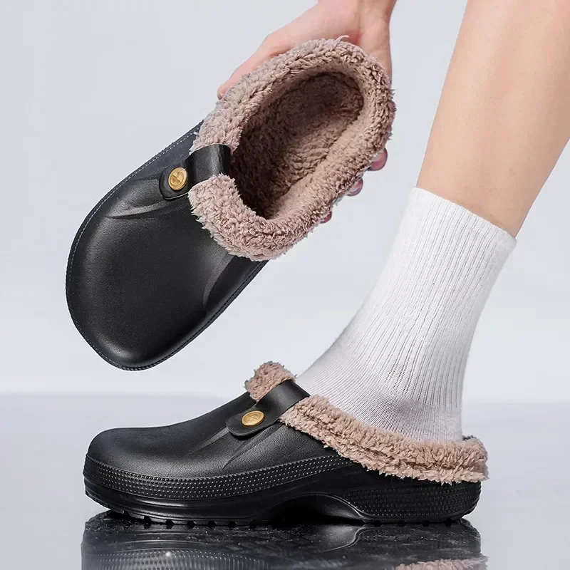 Nieuwe Indoor Warme Slippers voor Vrouwen Luxe Tuin Schoenen Zachte Waterdichte EVA Pluche Slippers Vrouwelijke Klompen Koppels Thuis Katoenen Schoenen