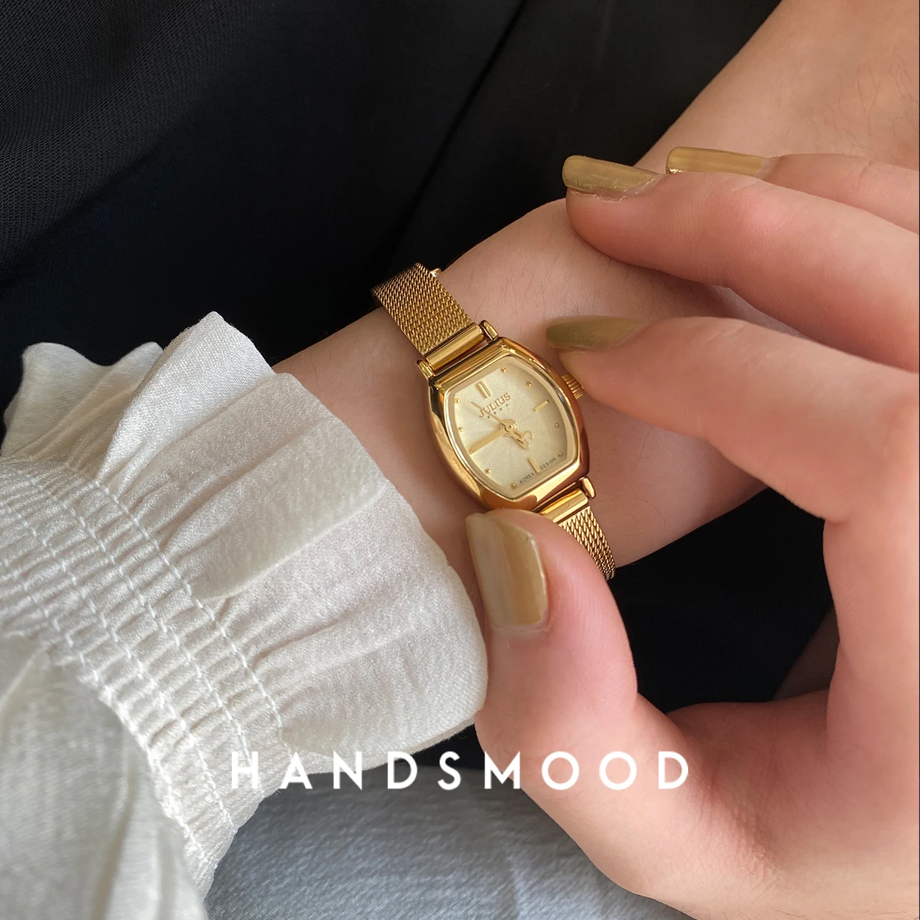 

Высококачественные роскошные часы, легкие роскошные изысканные часы в форме бочек с маленьким циферблатом, модные темпераментные золотые женские часы