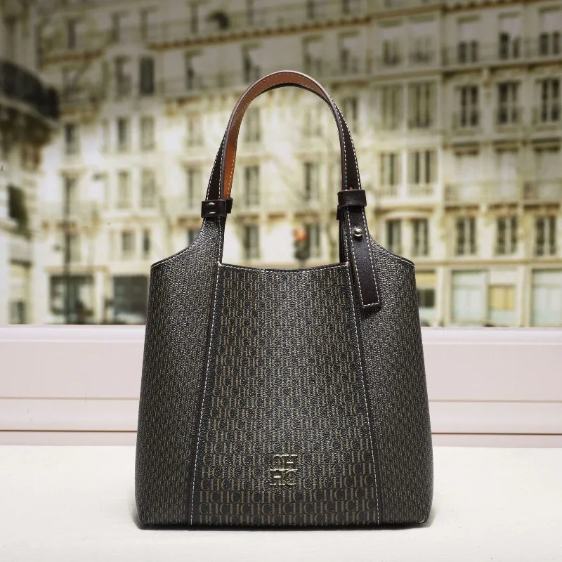 

New Women's Bag 2026 Fashionable Light Luxury Crossover Versatile Crossbody Bucket Bag Trendy and Western Style