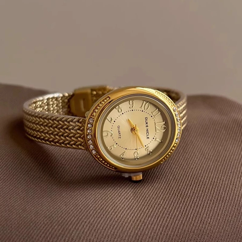 Classic Trend Ladies Watch Elegant Simple Retro Student 2025 Waterproof Quartz Watch Birthday Gift