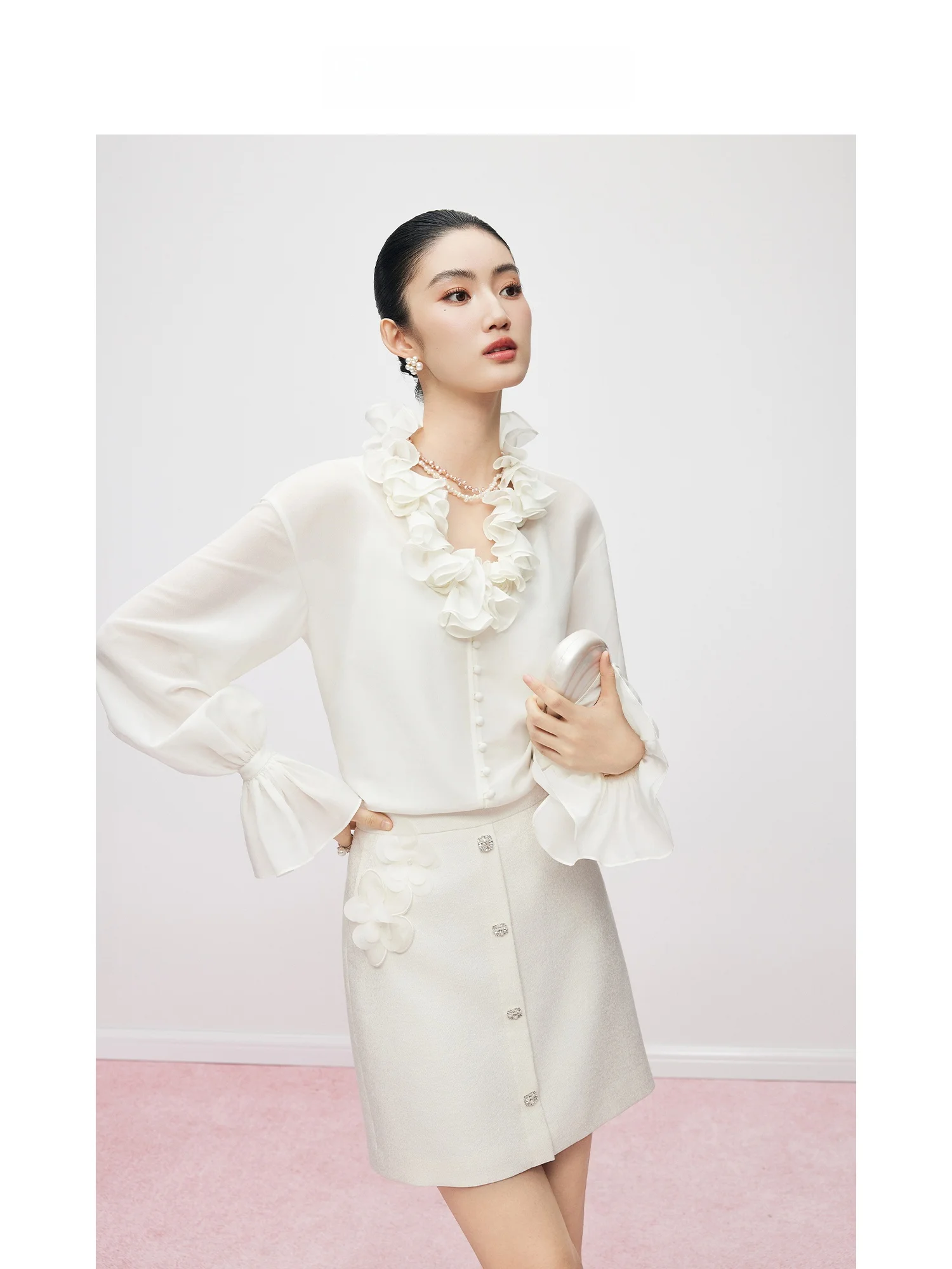 

MandyZhang Silk V-neck Petal Collar Bell Sleeve Shirt Women's Design Sense Skirt Outerwear Romantic Style Long Sleeve Shirt