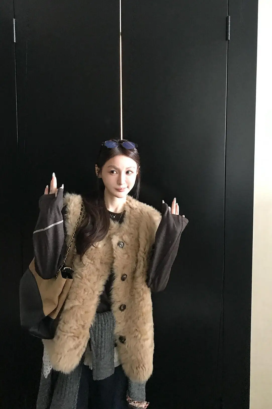 Women Faux Fur Vest Coats Solid Fur Jackets Cotton Linen Round Neck Sleeveless Single Breasted Loose Casual 2026 Autumn Winter