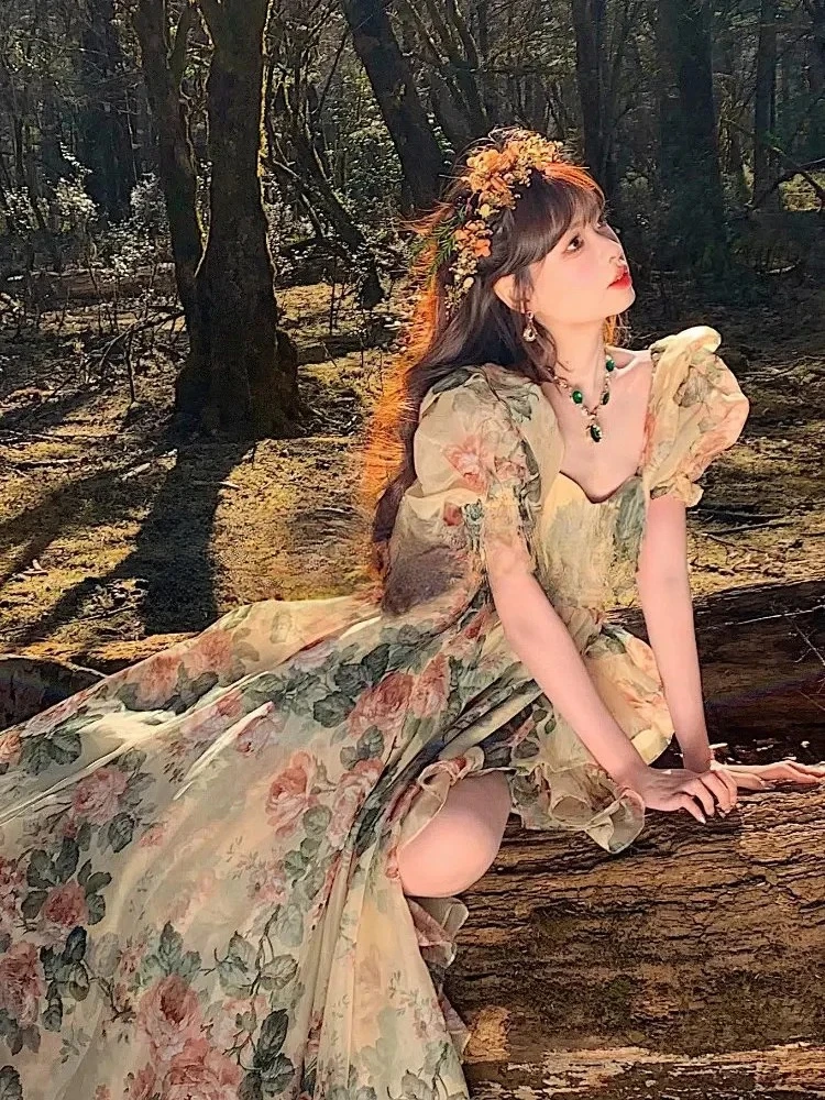 Sukienki Długie w Kwiaty z Falbankami Damskie 2025 Letnie Eleganckie Sukienki na Imprezę Słodka Księżniczka Moda Damska Koreańska Sukienka z Rozcięciem Codzienna