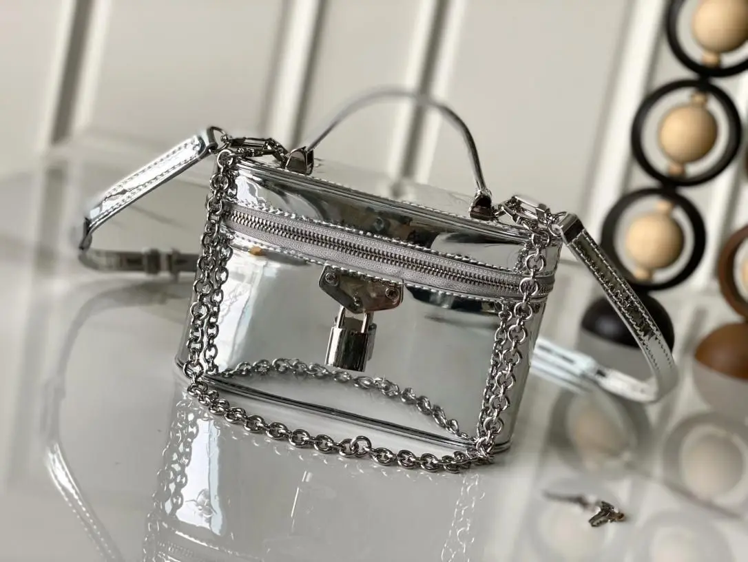 

Metallic Silver Box Bag for Women Glossy Mirror Surface Top Handle Handbag with Chain Crossbody Strap