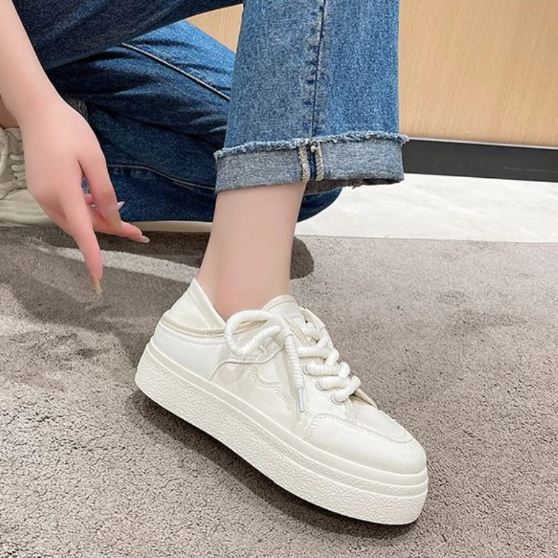 2025 Women's Canvas Slip On Shoes Breathable Lightweight Half Dragons Student Style White Sneakers with Lazy Fastening