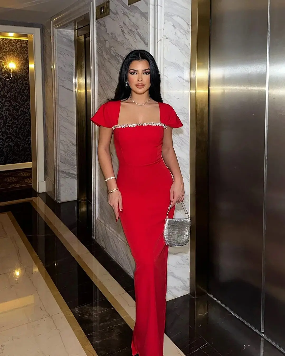 

Luxury Diamonds Red Maxi Bandage Prom Bodycon Dresses Elegant Solid Square Neck Back Slit Celebrity Evening Party Runway Dresses