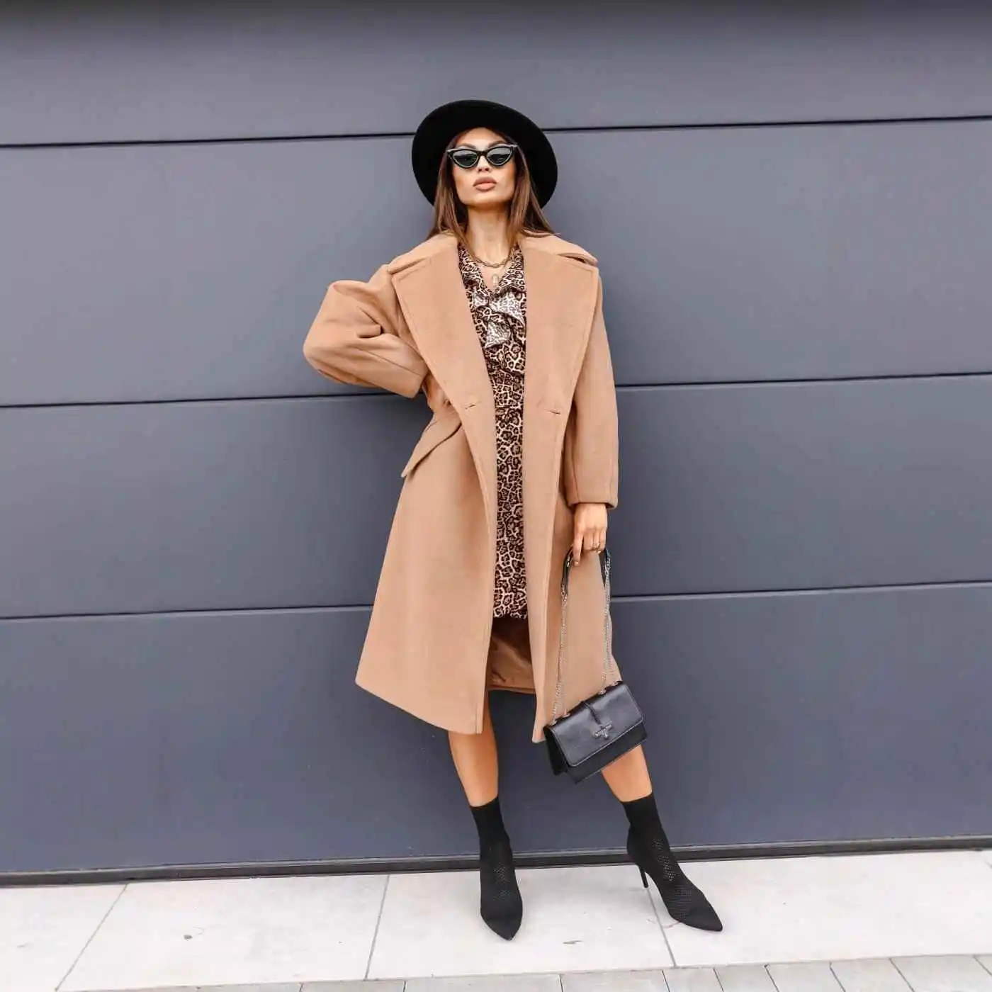 

Женское длинное шерстяное пальто с воротником для поездок на работу, длинное пальто из полиэфирного волокна све, однотонное пальто стандартного кроя со шляпой