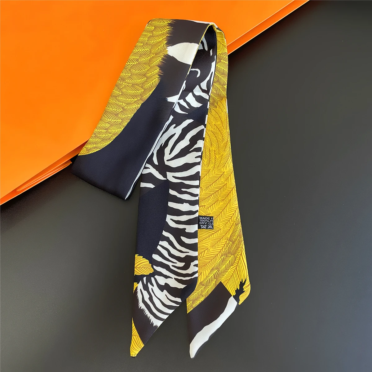 2023 Brand Design Pegasus Zebra Women Scarf Luxury Silk Scarf Fashion Hair Headband Foulard Skinny Bag Scarves Neckerchief