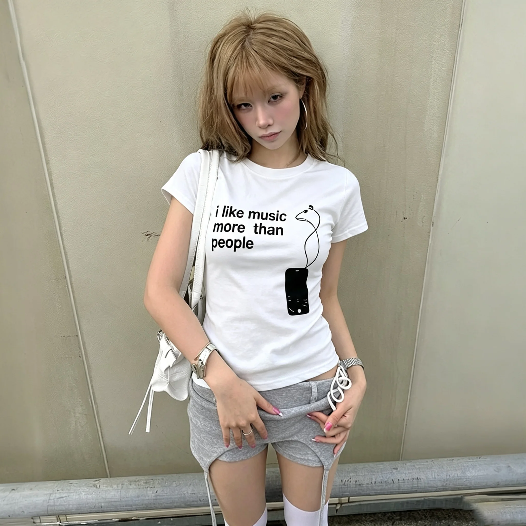 Fashionable T-shirt Slim Fit Y2K Style Casual Headphone Pattern  Summer Street Fashion Retro Design 2000s Unique And Distinctive