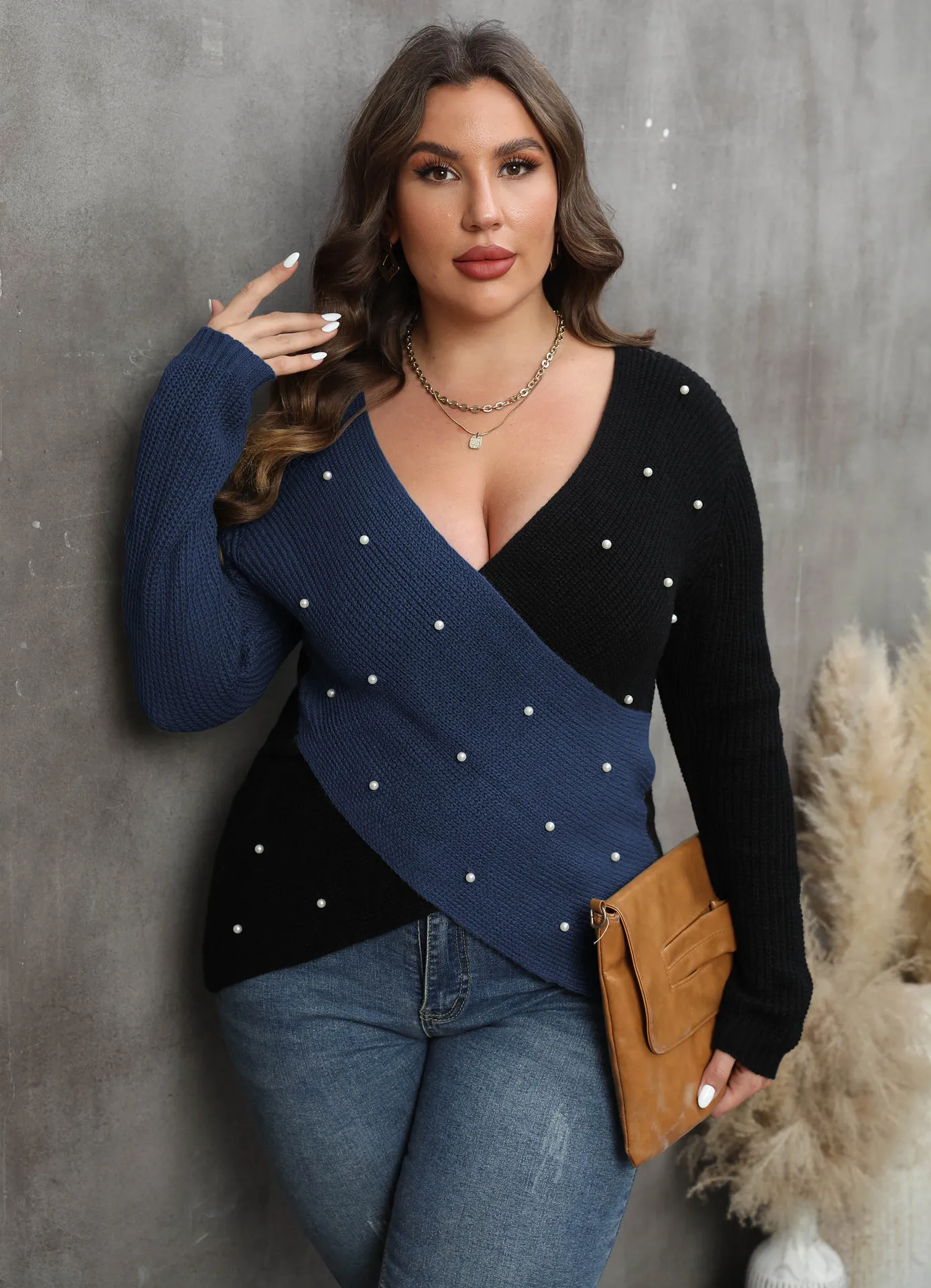 Sweter damski Pearl Contrasting Splicing Deep V Cross Sexy Nail Bead Top Jesień Zima Moda Plus Size Odzież Damska