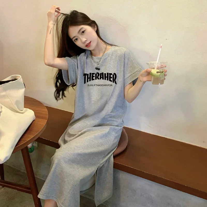 Übergrößes T-Shirt-Kleid mit Seitenschlitz für Damen, Lässiges Kurzarm-Kleid mit Schriftzug, Lockeres Langes Sommerkleid