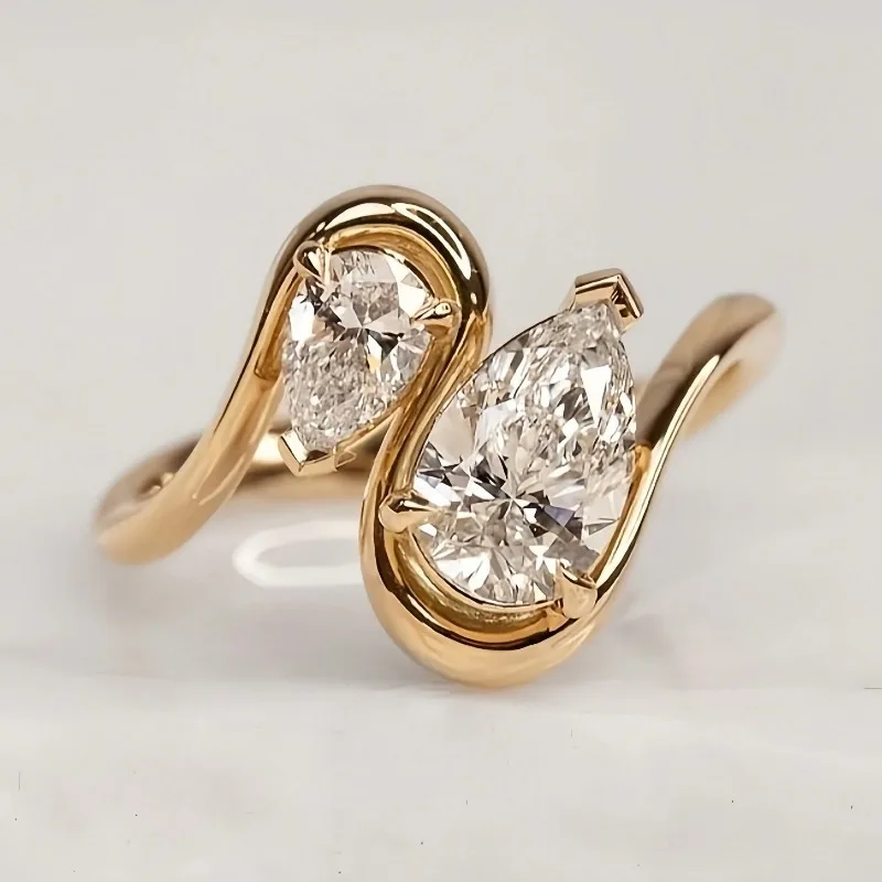 Vintage Bohemian Shiny Zirconia Stone Twisted Wave Gold Color Ring für Frauen Party Weihnachten und Neujahr Geschenke