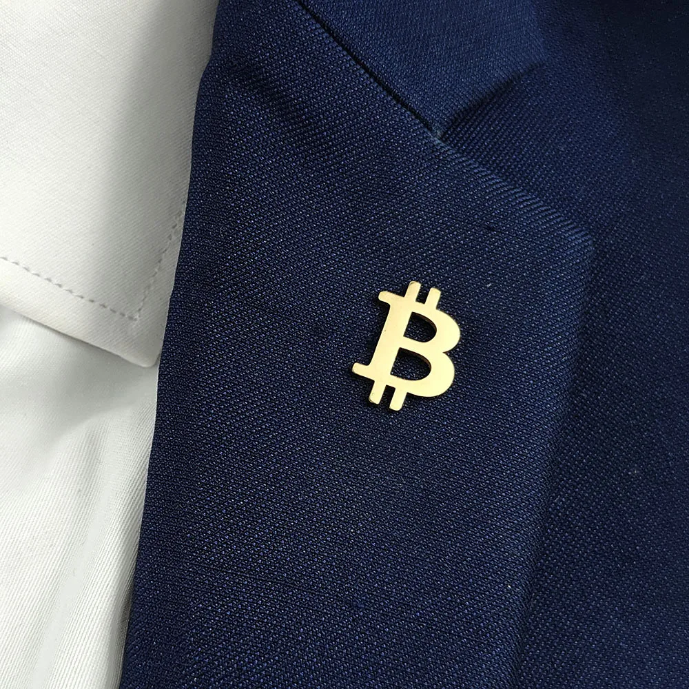 

2025 New fashion gold coin Bitcoin symbol brooch, unisex, suit shirt chest accessory