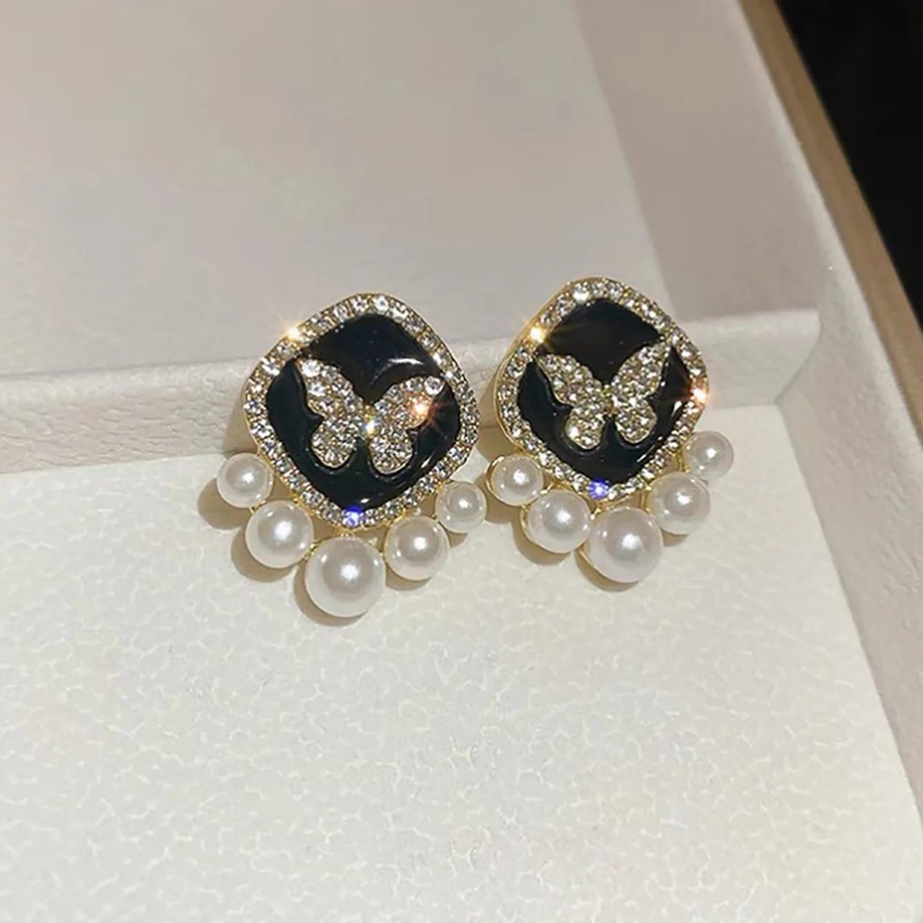 Crystal Rhombus Shape Butterfly Pattern Drop Earrings for Women Black Enamel Oil Imitation Pearl Tassel Dangle Earrings Jewelry